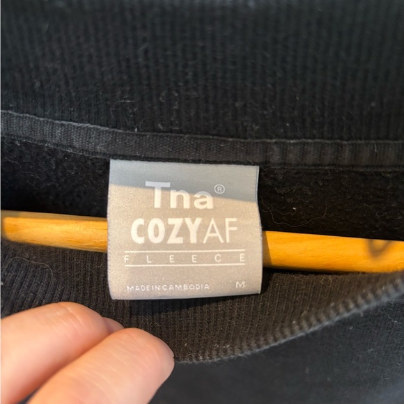 TNA CozyAF Fleece Cropped Sweatshirt - Picture 3 of 4